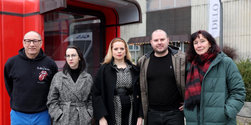 Žirija z leve: Igor Bratož, Kristina Kočan, Tanja Petrič, Igor Žunkovič, Seta Knop (foto: Blaž Samec/Delo)
